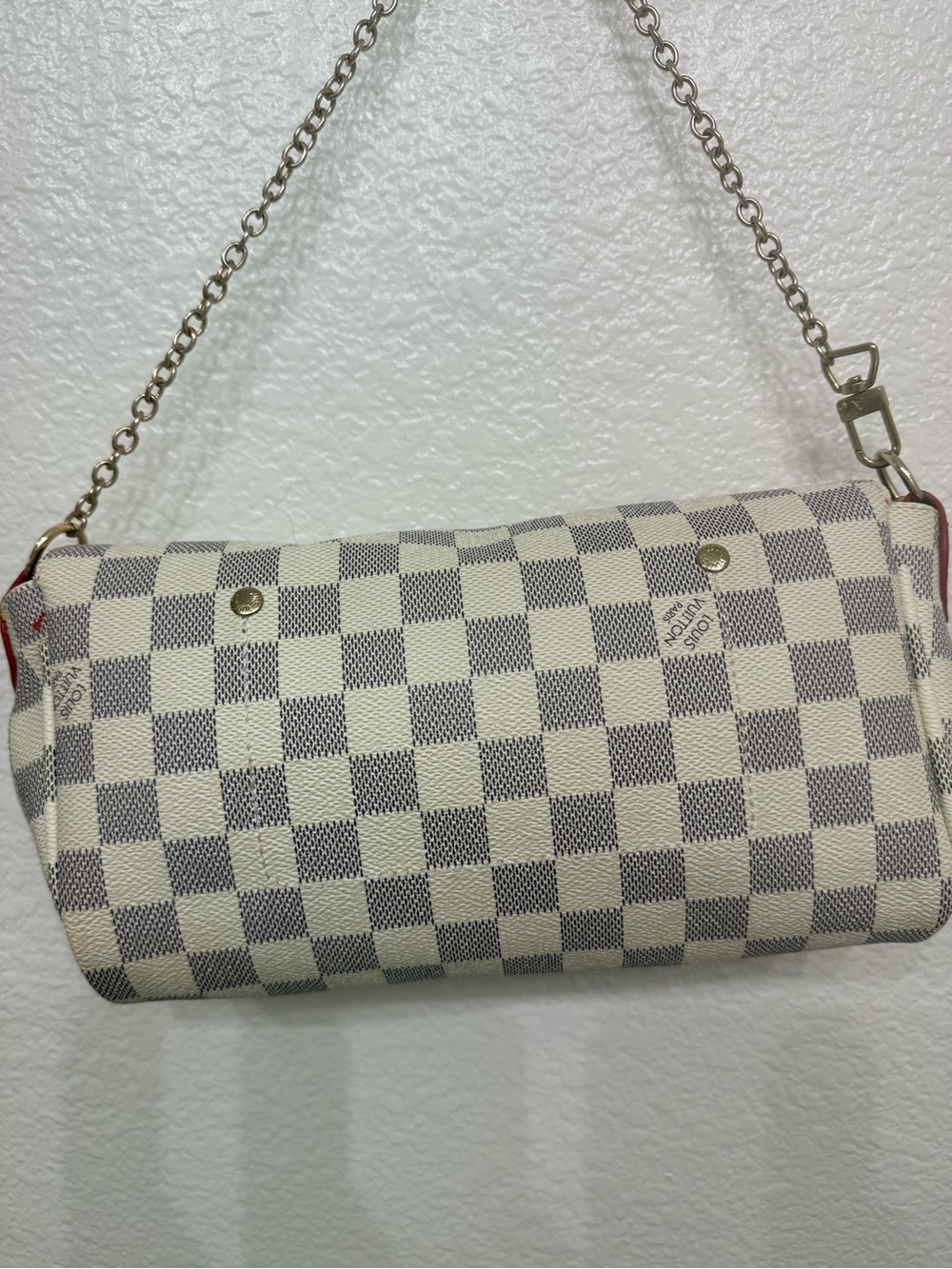 Designer-Style Checker Shoulder Bag 
Good quality non authentic!! - Picture 2 of 4